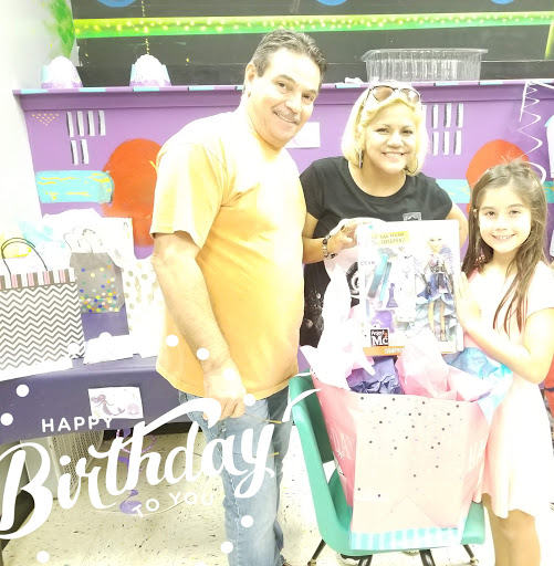 Shopping Mall «Southwood Shopping Center», reviews and photos, 1701 W Ben White Blvd, Austin, TX 78701, USA