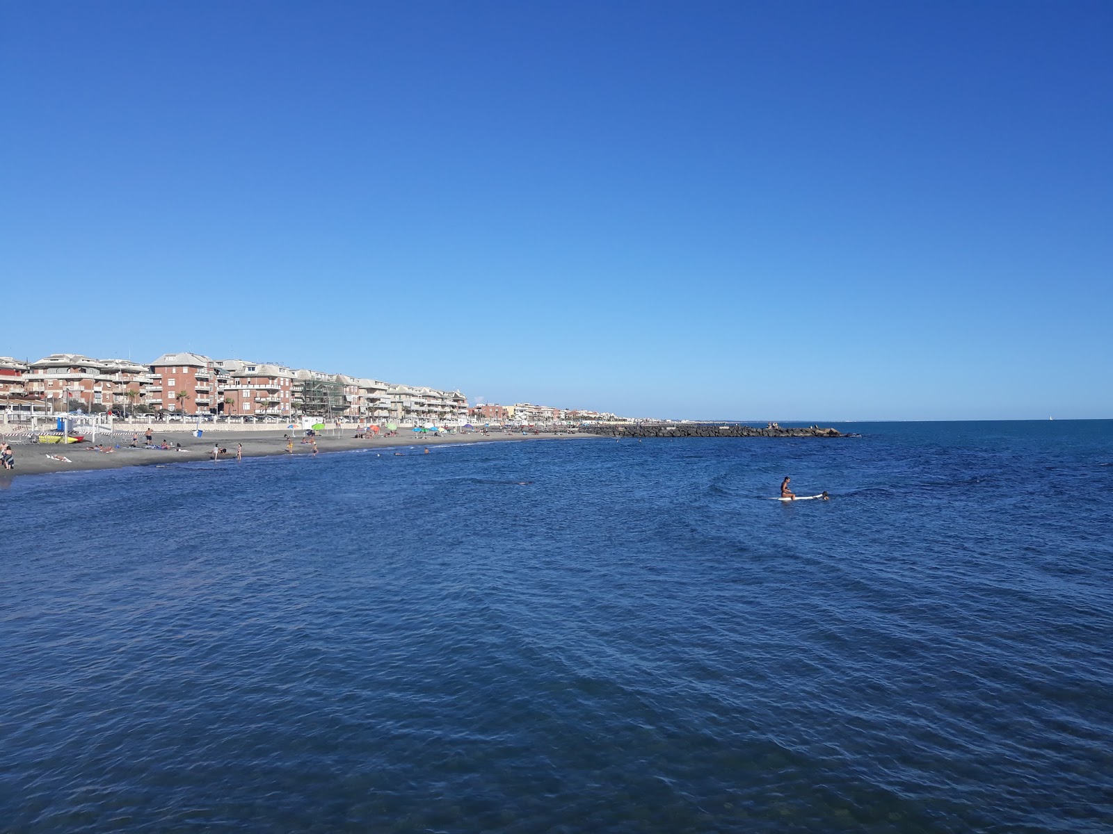 Photo de Ostia beach - endroit populaire parmi les connaisseurs de la détente