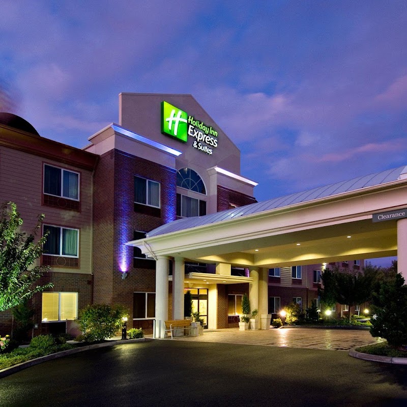 Holiday Inn Express & Suites Medford-Central Point, an IHG Hotel