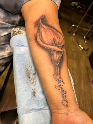 Explore hot female tattoo ideas, creative tattoo ideas in Spokane, available at DZ INK TATTOO PARLOR