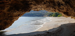Karakatsanis Beach'in fotoğrafı ve yerleşim