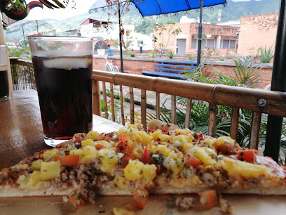 Pizzería Gourmet La Terraza - Calle 38, carrera 29, Segundo Nivel Plaza de Mercado de Calarcá, Local 9912, Calarcá, Quindío, Colombia