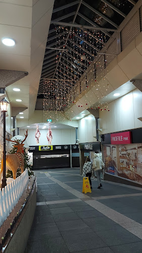 The Rhiw Shopping Centre | Canolfan Siopa Y Rhiw - Shopping mall