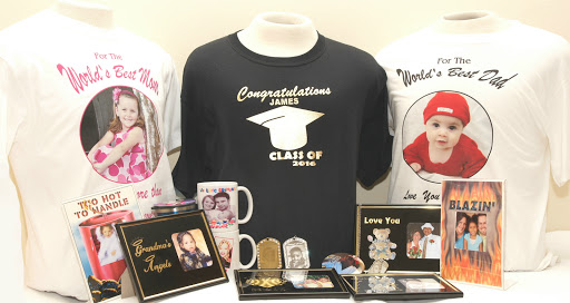 Custom T-shirt Store «Midtown Custom Souvenirs and Gifts», reviews and photos, 920 E Lake St #148n, Minneapolis, MN 55407, USA