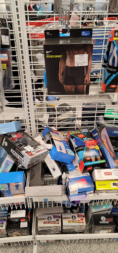 Clothing Store «Ross Dress for Less», reviews and photos, 170 E Stacy Rd, Allen, TX 75002, USA