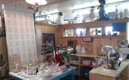 Flea Market «The Douglas Flea Market», reviews and photos, 436 NE Main St, Douglas, MA 01516, USA