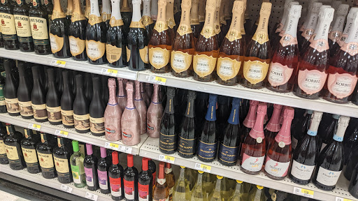 Shopping Mall «Addison Mall», reviews and photos, 2970 W Addison St, Chicago, IL 60618, USA