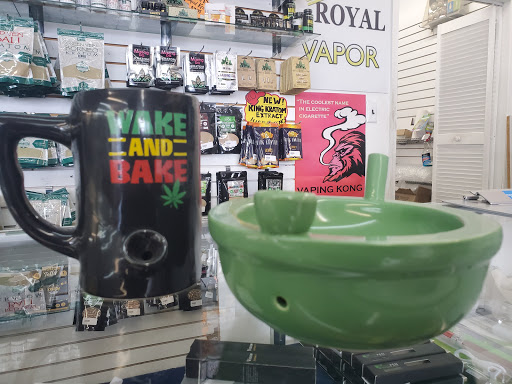 Tobacco Shop «the Smoke and Glass Shop», reviews and photos, 1746 E Joppa Rd, Parkville, MD 21234, USA