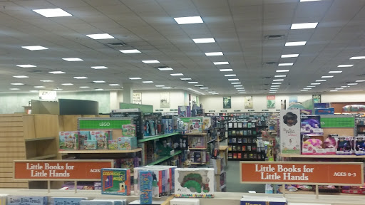 Book Store «Barnes & Noble», reviews and photos, 3120 Fairlane Dr, Allen Park, MI 48101, USA