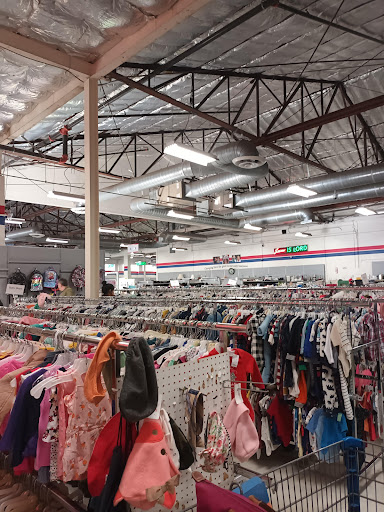Thrift Store «Super Thrift Store», reviews and photos, 815 N Oxnard Blvd, Oxnard, CA 93030, USA