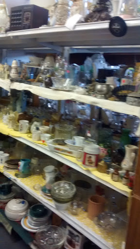 Thrift Store «L S Thrift Store», reviews and photos, 915 E 1st Ave, Mt Dora, FL 32757, USA