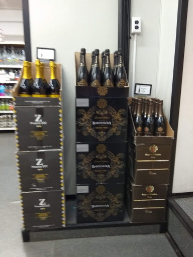 Liquor Store «Bayway World of Liquors», reviews and photos, 639 Bayway, Elizabeth, NJ 07202, USA