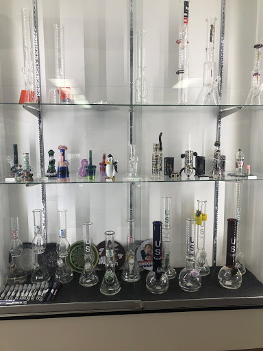 Tobacco Shop «Smokeez Smoke Shop», reviews and photos, 2301 17th St, Santa Ana, CA 92705, USA