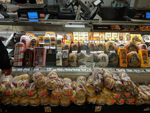 Grocery Store «Stop & Shop», reviews and photos, 105 Alewife Brook Pkwy, Somerville, MA 02144, USA