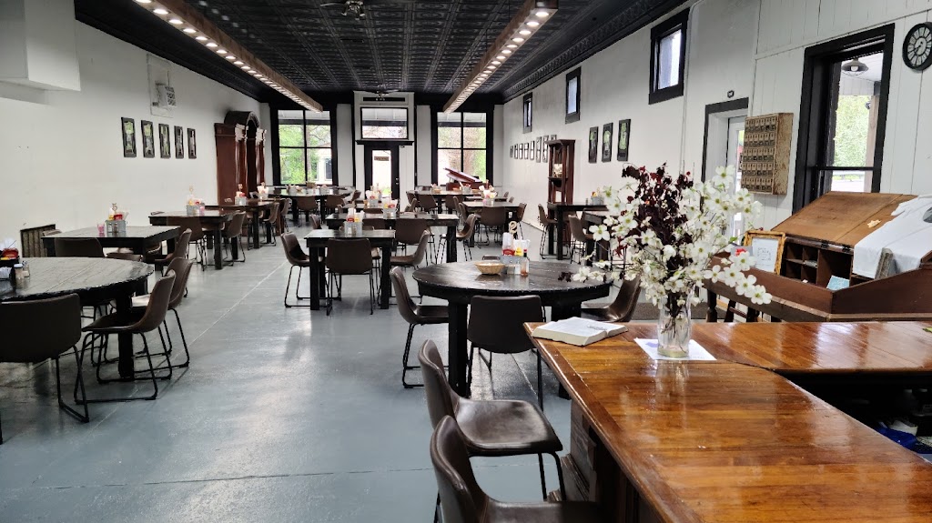 River Resorts LLC. Thomasville Restaurant, Lodge and Clamping 65438