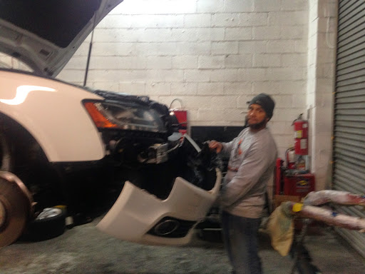 Auto Body Shop «Liberty Collision Center LLC», reviews and photos, 117 Richmond St, Philadelphia, PA 19125, USA