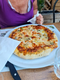Plats et boissons du Pizzeria La Bonne Table à La Coquille - n°9