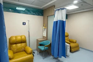 Unique Hospital Cancer Center| Dr Ashish Gupta (USA Board-Certified Oncologist) image