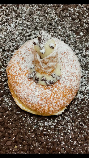 Donut Shop «Donut King», reviews and photos, 411 Middle St, Weymouth, MA 02189, USA