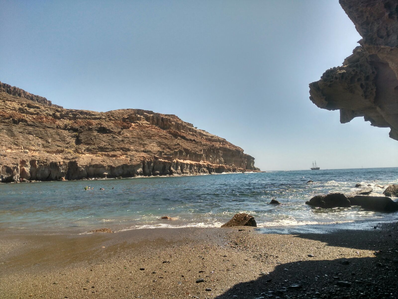 Fotografija Playa Medio Almud z modra čista voda površino