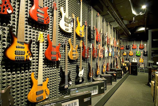 Musical instruments stores Prague