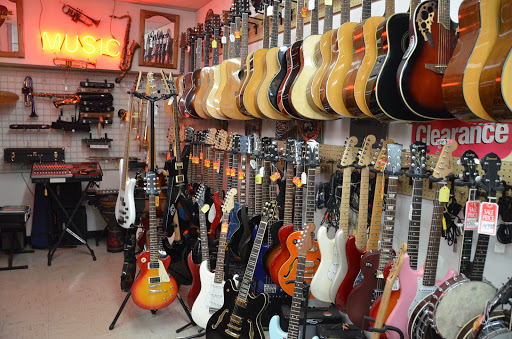 Pawn Shop «E-Z Money Pawn & Jewelry», reviews and photos, 1175 Clay St, Bowling Green, KY 42101, USA