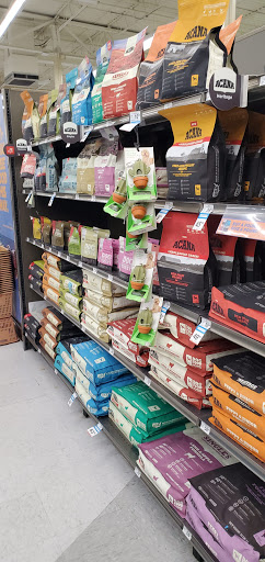 Pet Supply Store «Petco Animal Supplies», reviews and photos, 4013 W Walnut St, Rogers, AR 72756, USA