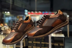 Modernshoes image