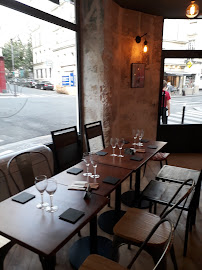 Atmosphère du Restaurant français Le 17.45 Paris Pigalle - Planches à composer - n°17