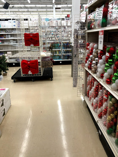 Craft Store «Michaels», reviews and photos, 465 River Rd, Edgewater, NJ 07020, USA