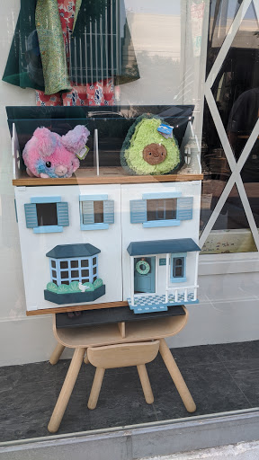 Miracle Mile Toys & Gifts image