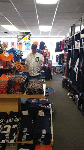 Clothing Store «Fanatic U», reviews and photos, 30409 Ford Rd, Garden City, MI 48135, USA
