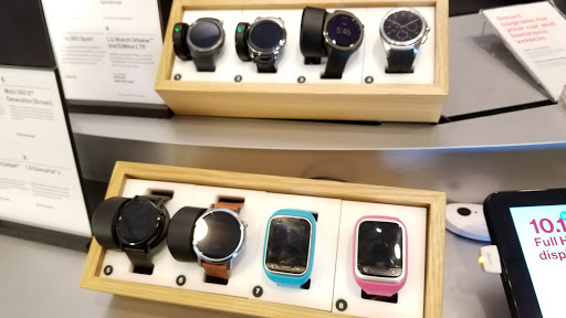 Cell Phone Store «Verizon», reviews and photos, 3047 Wilma Rudolph Blvd, Clarksville, TN 37040, USA