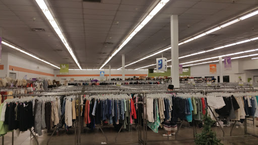 Thrift Store «40th St & Thunderbird Goodwill Retail Store & Donation Center», reviews and photos