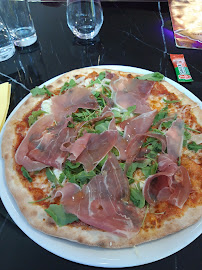 Plats et boissons du Pizzeria Pizza Montaigne à Fontenay-le-Fleury - n°4