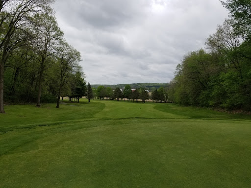 Golf Club «River Falls Golf Club», reviews and photos, 2120 E Division St, River Falls, WI 54022, USA