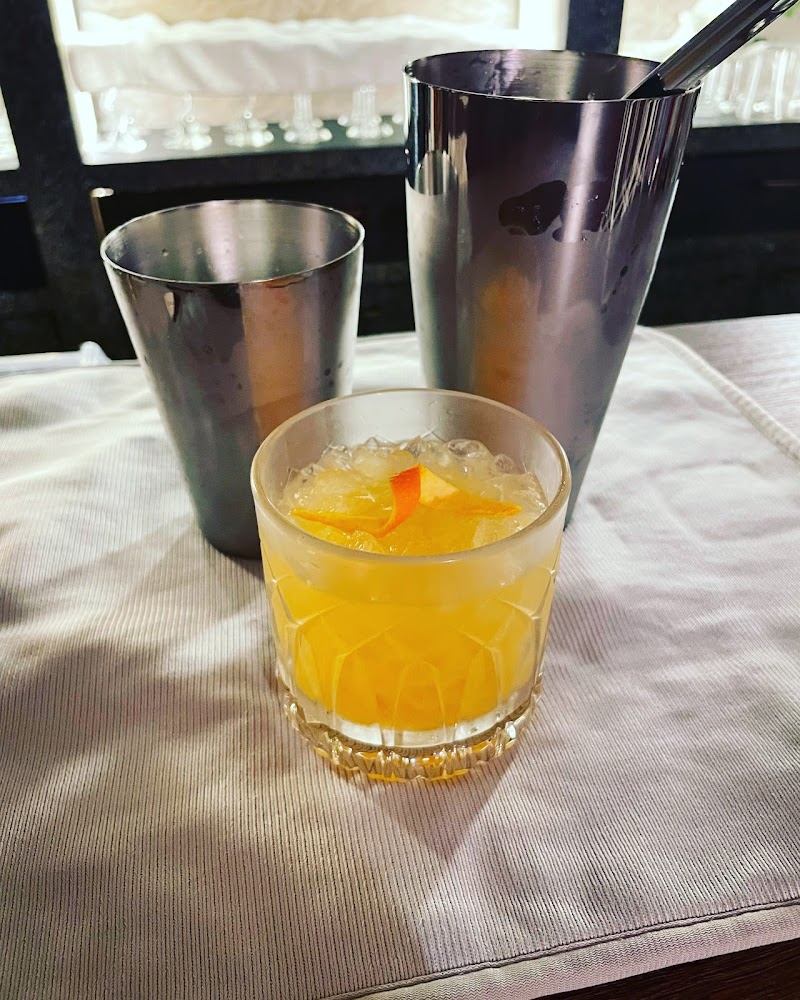 Cocktaii Bar Brave