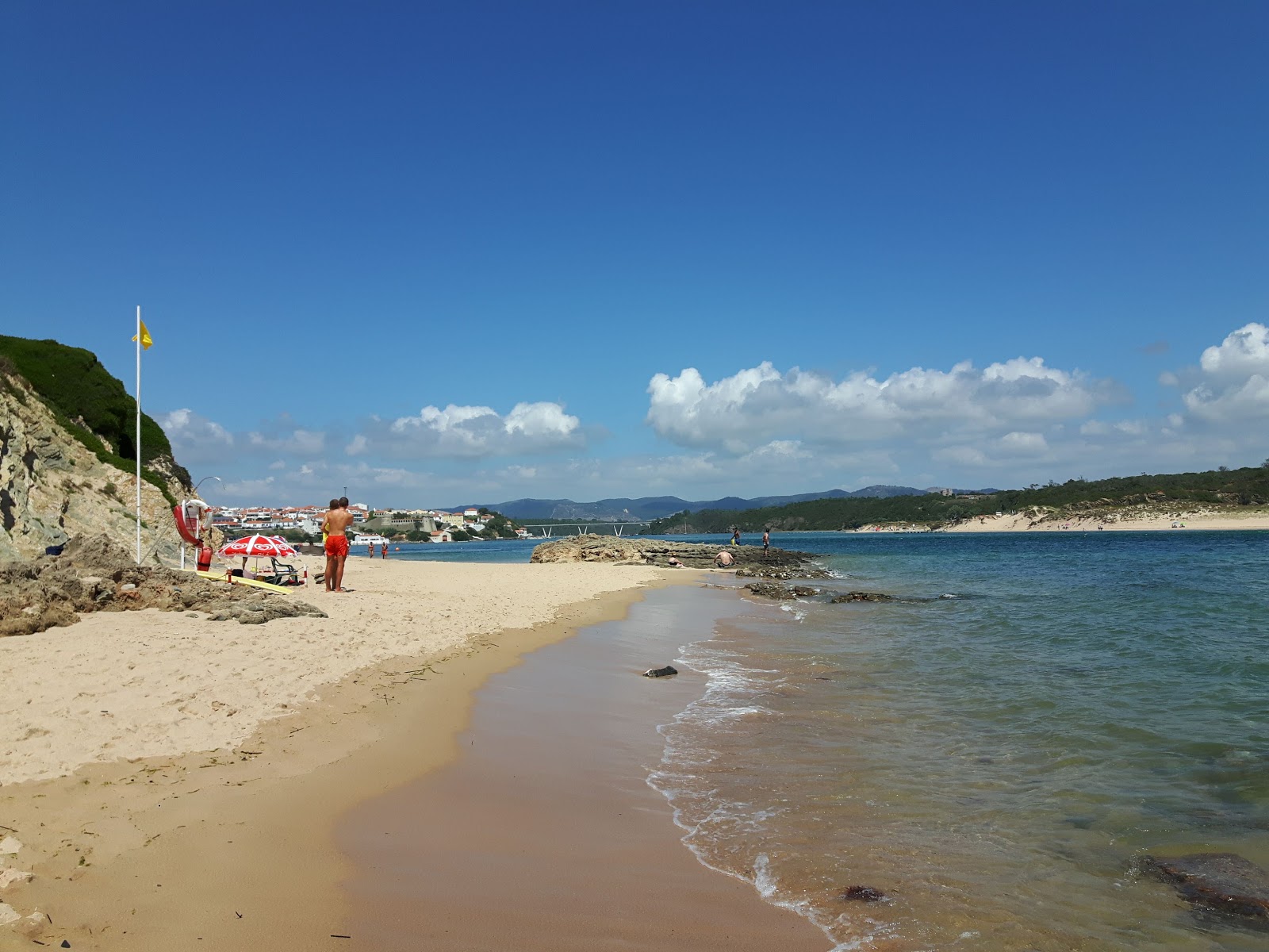 Praia do Farol的照片 带有宽敞的海岸