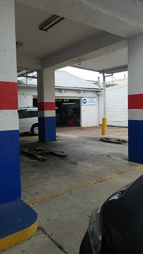 Auto Repair Shop «West Coast Auto Centers», reviews and photos, 280 W Bay Dr, Largo, FL 33770, USA