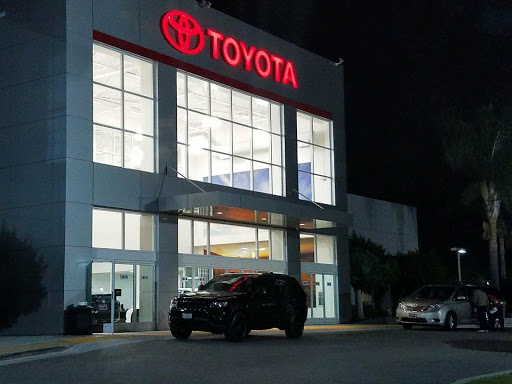 Toyota Dealer «AutoNation Toyota Irvine», reviews and photos, 9101 Research Dr, Irvine, CA 92618, USA