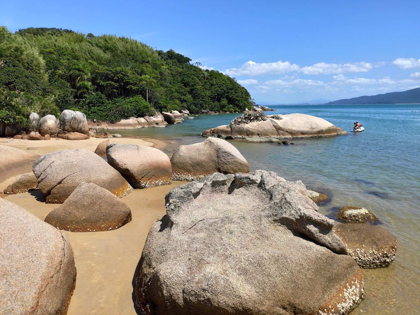 Foto de Praia da Aguada con arena beige superficie