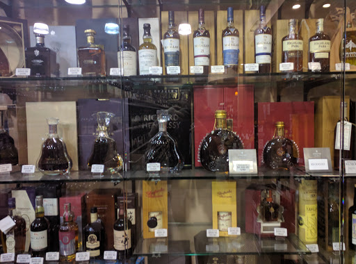 Liquor Store «Mission Liquor Store», reviews and photos, 1801 E Washington Blvd, Pasadena, CA 91104, USA