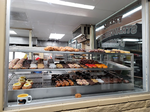 Donut Shop «The Donut Man», reviews and photos, 915 E Rte 66, Glendora, CA 91740, USA