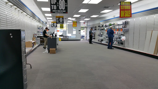 RadioShack, 60 Pearl St, Essex Junction, VT 05452, USA, 