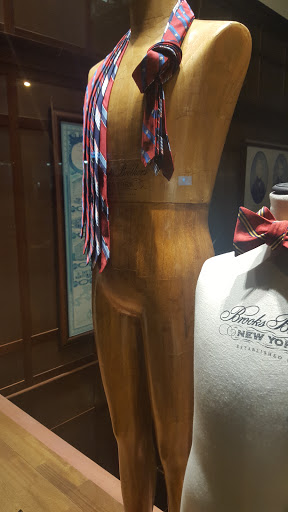 Clothing Store «Brooks Brothers», reviews and photos, 1330 5th Ave, Seattle, WA 98101, USA