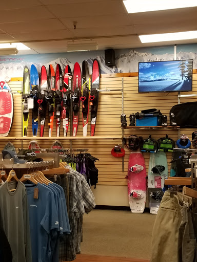 Sporting Goods Store «Peter Glenn Ski & Sports», reviews and photos, 1900 Okeechobee Blvd, West Palm Beach, FL 33409, USA