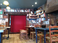 Atmosphère du Restaurant Cafe Ar Vag à Plougrescant - n°17