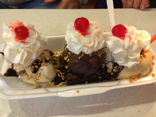 Dessert Shop «Chitterchats», reviews and photos, 846 Main St, Reedville, VA 22539, USA