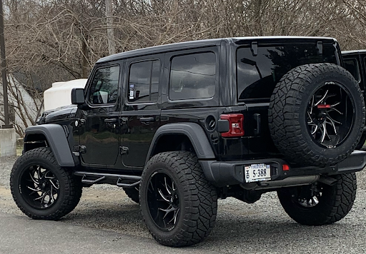 Car Dealer «Dealers Trade Outlet», reviews and photos, 16327 Lee Hwy, Gainesville, VA 20155, USA