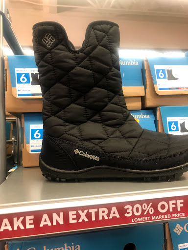 Sportswear Store «Columbia Sportswear Outlet», reviews and photos, 6800 Oxon Hill Rd #600, Oxon Hill, MD 20745, USA